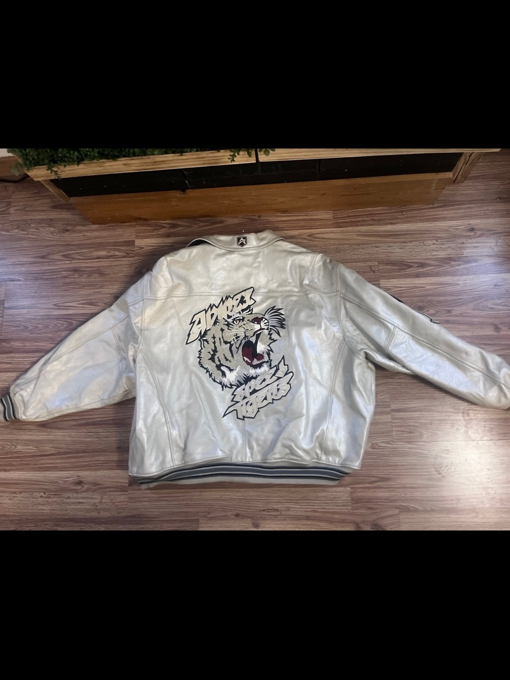 Vintage 90s AVIREX Silver Speed Tigers Leather  Bomber Jacket!